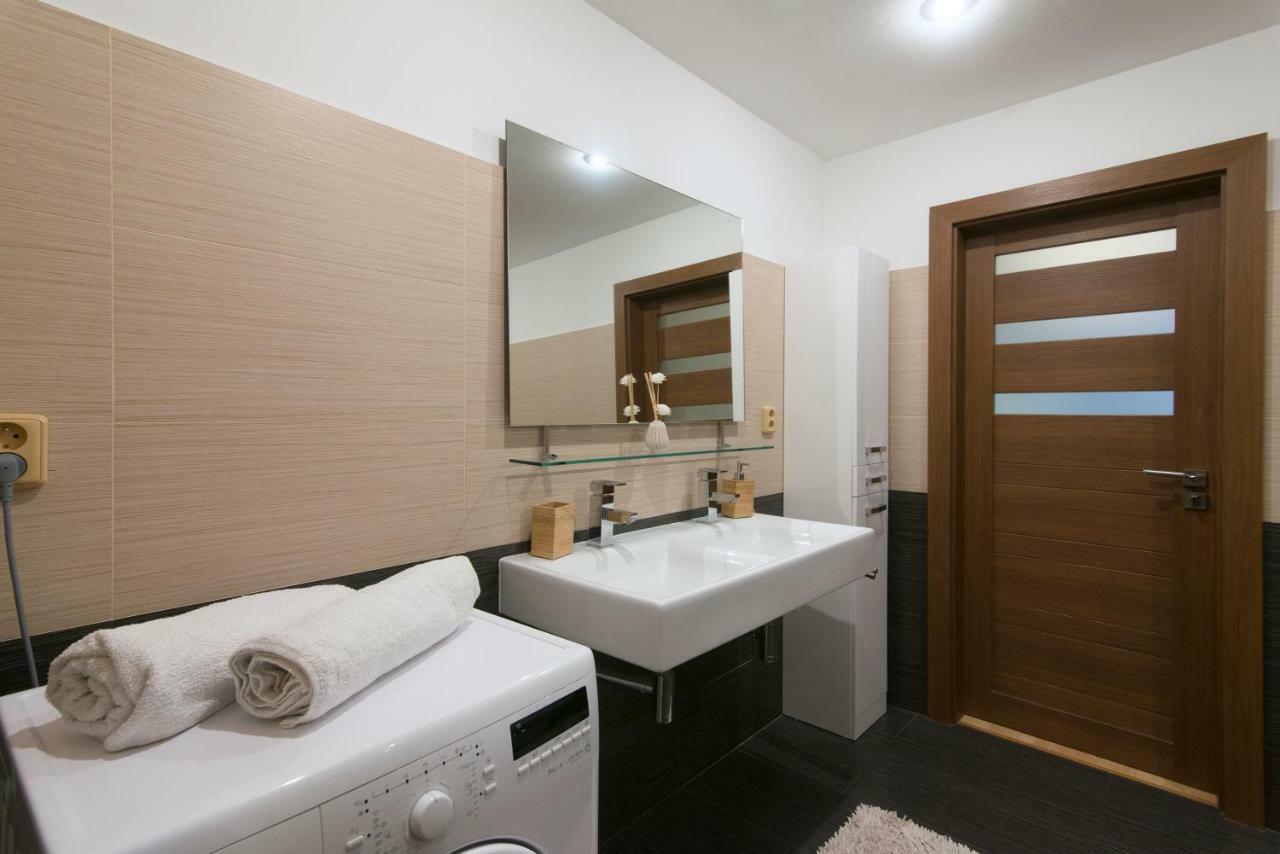 Spacious Apartment Near Wenceslas Square Prag Dış mekan fotoğraf